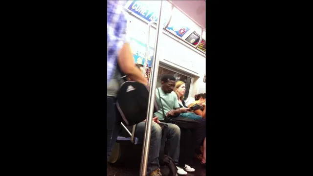metrózás közben