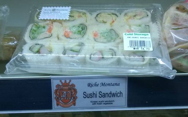 „Malajziában vannak olyan sushi szendvicsek, amik kenyérből készülnek azok számára, akik nem szeretik a tengeri moszatot."