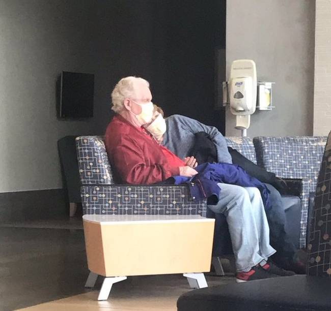 „Könnybe lábadt a szemem, amikor megláttam ezt az idős párt a kórházban."