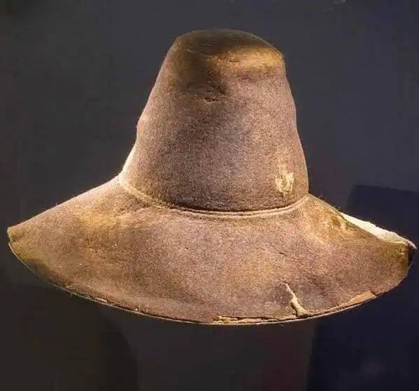 Érdekes kiállítási tárgyak 019