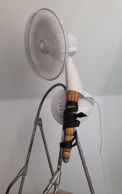 „A macska felborította a ventilátort, a lakásban a levegő pedig 30 fokra emelkedett, szóval nem maradt más választásom."