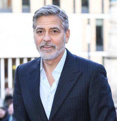 George Clooney női cipők eladásával foglalkozott, mielőtt elrabolta a nők szívét.