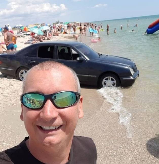 Szeretett volna minél közelebb parkolni a beach-hez.