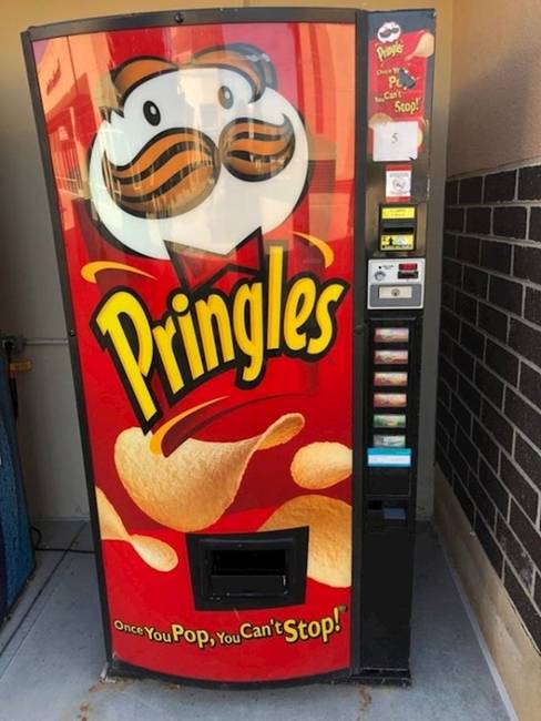 Néhány országban vannak olyan automaták, amikből csak chipseket lehet vásárolni, mint pl. ez.