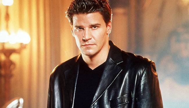 Angel (Buffy, a vámpírok réme)