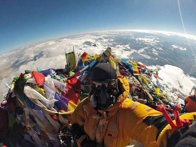 A hegymászóknak köszönhetően ilyen koszos valójában a világ teteje - Mount Everest.