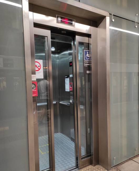 „Nagyon szeretem Santiagó metróit. Van, ahol a vonatról lifttel egyenesen az utcaszintre juthatunk."