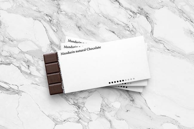 Végezetül egy minimalista csokicsomagolás, amivel csak az ízre kell koncentrálnunk.