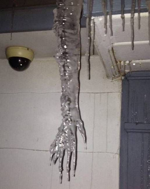 Ez a jégcsap akár egy horror filmben is helytállna.