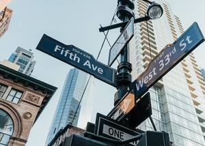 Vásárlás a Fifth Avenue-n