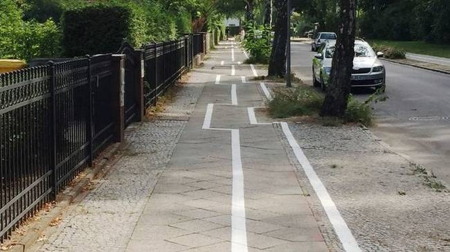 „A város önkormányzata azt mondta, hogy olyan bicikliút lesz, mint sehol máshol. Igazuk lett...”