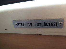 A villamos megmondta a tutit.