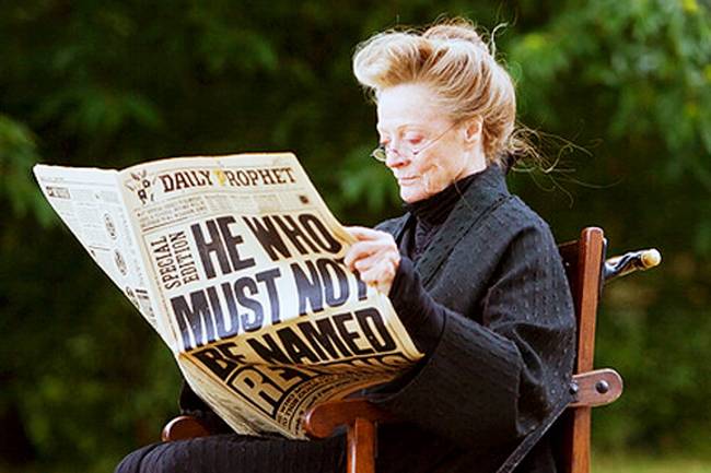 Maggie Smith a ''The Daily Prophet''-et olvassa a Harry Potter forgatásán,