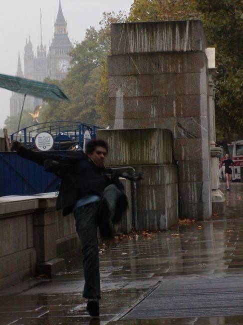 „Néhány évvel ezelőtt Londonban jártam és mindent átéltem, amit lehetett. Anyámnak sikerült megörökítenie rólam ezt a csodálatos pillanatot."