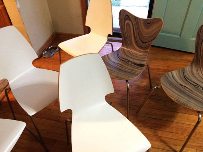 „Találtam 6 új IKEA-s széket az út szélén."