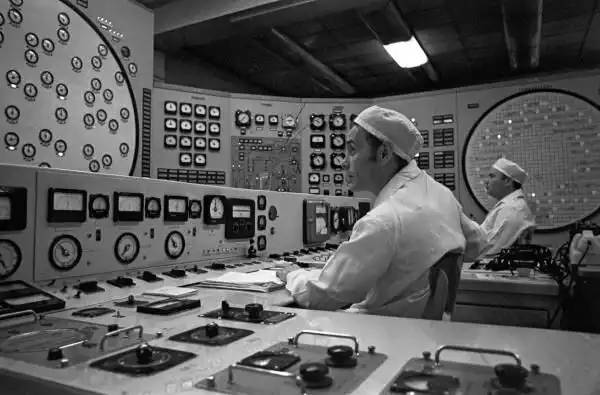 Az elégetett tengerészek maradványait betonba öntötték. A K–431-es atomkatasztrófa: ki és miért titkolta el a világ elől a tragédiát?