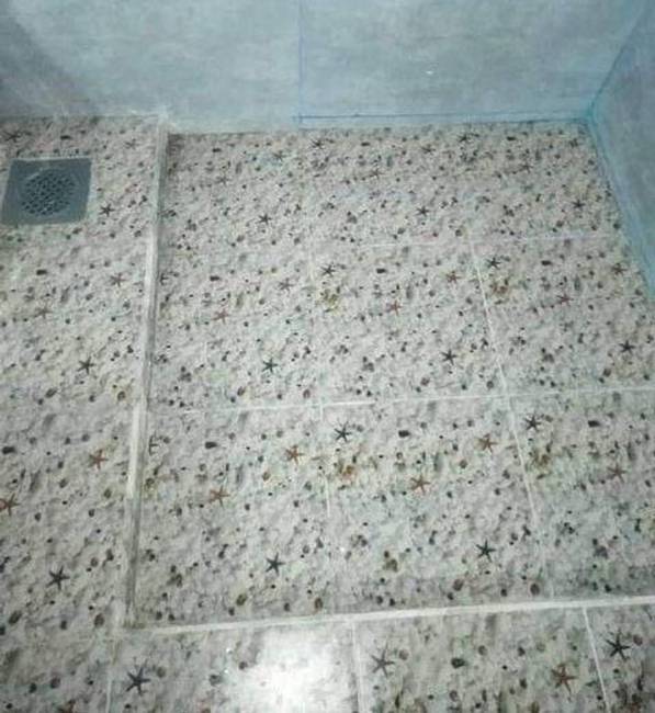 „A lefolyó a házban, amit az Airbnb-n béreltem."
