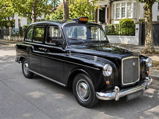 Miért vezetnek a taxisofőrök „régi”, 1958-as évjáratú autókat Londonban? Érdekes jelenség