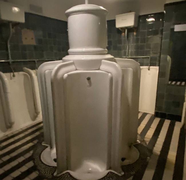 „Tegnap WC-re mentem az operaházban és majdnem kinyitottam a Titkok Kamráját."