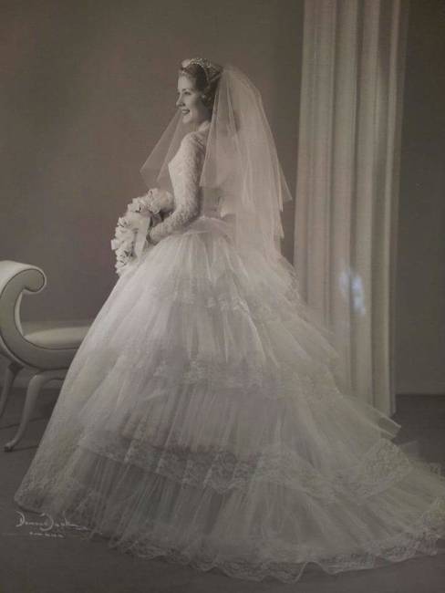 „Az én gyönyörű nagymamám, 1957-ben."