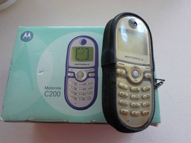 A megbízhatóság érdekében teljesen tokba csomagolva hordtuk a telefonjainkat.