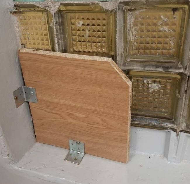 „Volt egy lyuk az ablakon, amit így javítottak meg az iskolánkban."