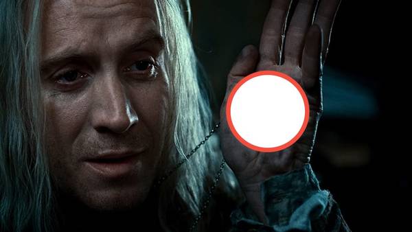 Mit tart a kezében Xenophilius Lovegood?