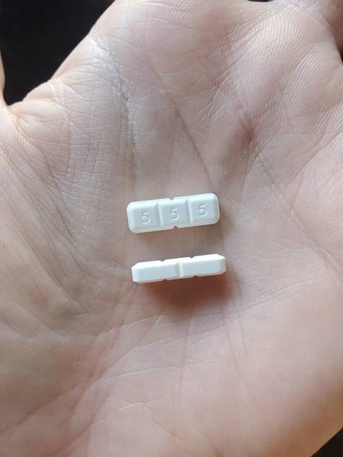 Ezeket a tablettákat különböző részekre lehet feltörni, így különböző adagokat kapunk.