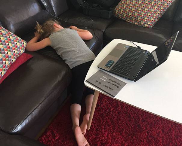 „A lányom alig várta, hogy kiélvezhesse a születésnapjára kapott laptopját, ám az a bekapcsolását követően 4 órán keresztül folyamatosan csak frissítgette önmagát."
