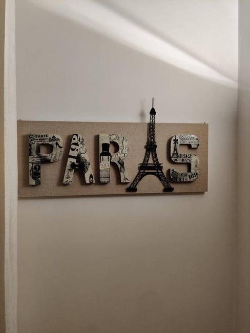 Az Eiffel-torony inkább hasonlít egy "A" betűre, mint egy "I" betűre.