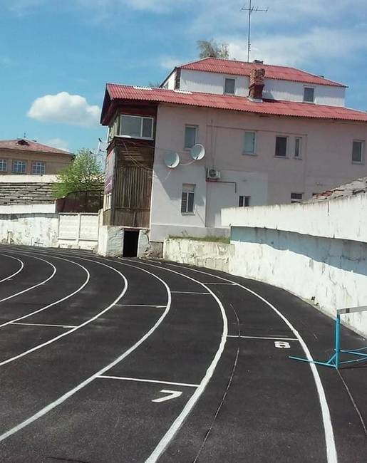 Elárulunk egy titkot: a 8-as pályáról induló futó sosem fog beérni a célba.