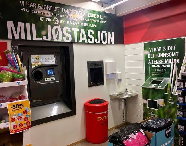 A norvégok nem szoktak szemetelni, és mindig szelektíven válogatják a hulladékot, mivel pénzt kapnak érte, és így nekik is megéri.