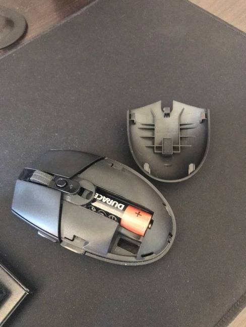 „Eladtam a laptopom, és csak most jöttem rá, hogy a vezeték nélküli egerem USB adapterét vele együtt postáztam egy másik országba.''