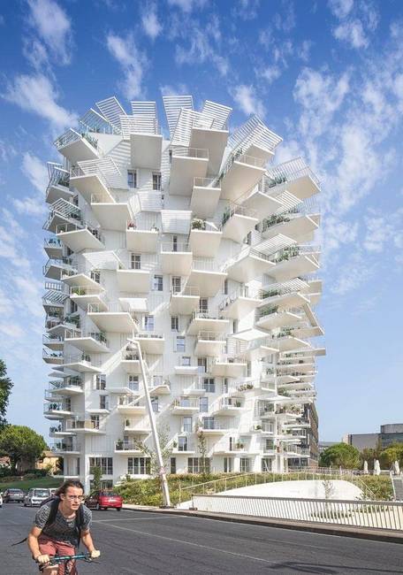 A L'Arbre Blanc lakótornyot 2019-ben adták át a franciaországi Montpellierben.
