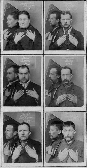 Az 1890-es években a letartóztatott személyek fényképein egy tükröt használtak a profilnézethez, és a gyanúsítottaknak a mellkasukon kellett tartaniuk a kezüket.