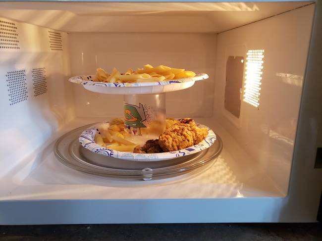 Ötletes mikrohullámú sütő praktika