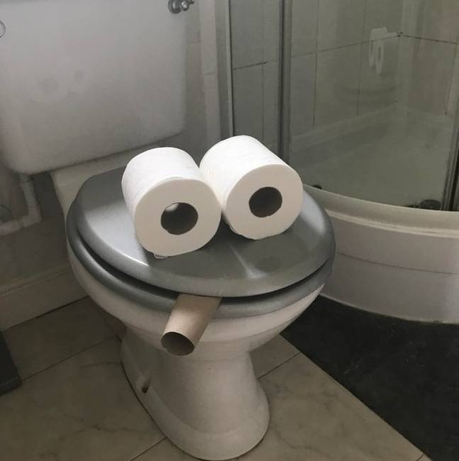És mindig talál okot és módot rá, hogy megnevettesse a gyermekét.