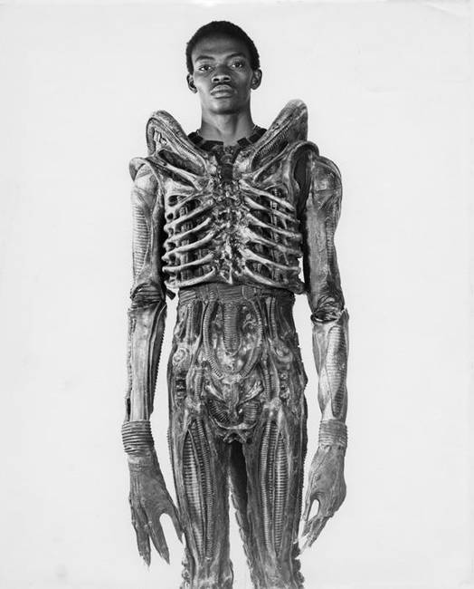 A srác, aki mindenkit halálra rémített az Alien jelmezben az 1979-es filmben.