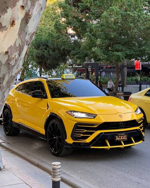 „Ma láttam egy Lamborghini Urus taxit Isztambulban."