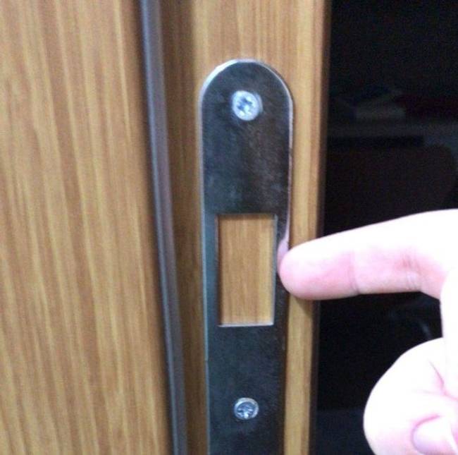 "Új lakásba költöztem, és csak most fedeztem fel, hogy miért nem lehet rendesen becsukni az ajtóm."
