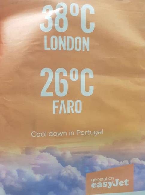 Egyes légitársaságok megpróbáltak hasznot húzni az elviselhetetlen hőségből.