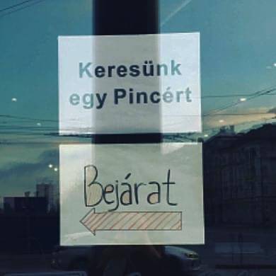 Álláshirdetés egy kínai étteremben.