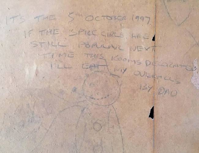Vicces ígéret 1997-ből: "Ha a Spice Girls még a szobám következő felújításakor is népszerű lesz, megeszem a kalapomat!"