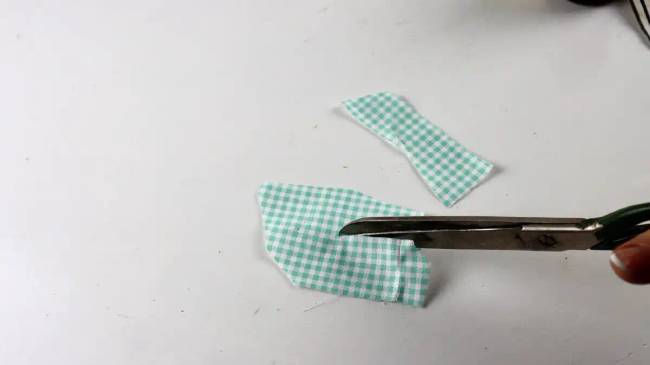 Minden ollóm élesebb, mint a borotva. Még a 90-es években egy varrónő megtanította, hogyan legyenek mindig élesek