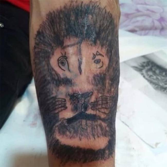 Oroszlán? Majom? Vagy ezeknek a segge?! Igazából bármi lehet...mi sem tudjuk pontosan, hogy mit ábrázol.