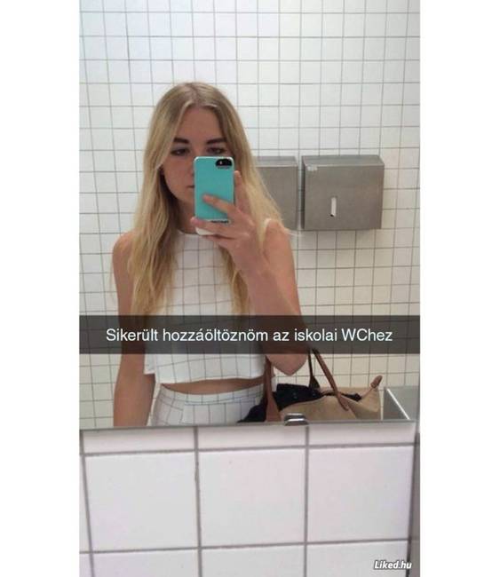 Szerintem csak el akart bújni a WC-ben a tanárok elől…