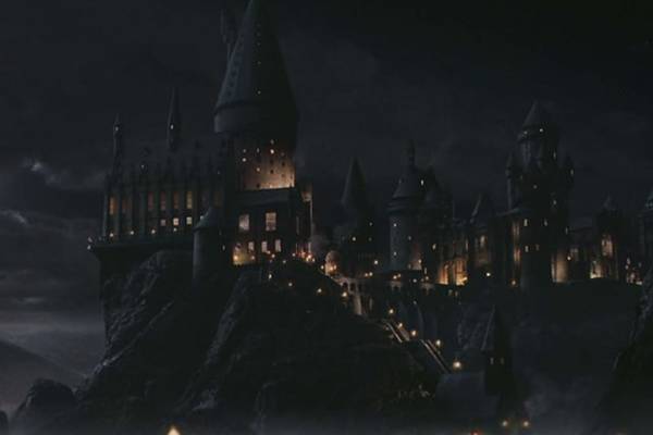 Melyik horcruxot pusztították el először?