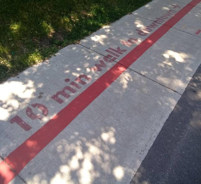 Ha a turisták követik ezeket a vonalakat, térkép nélkül is könnyedén eljuthatnak a város nevezetességeihez.