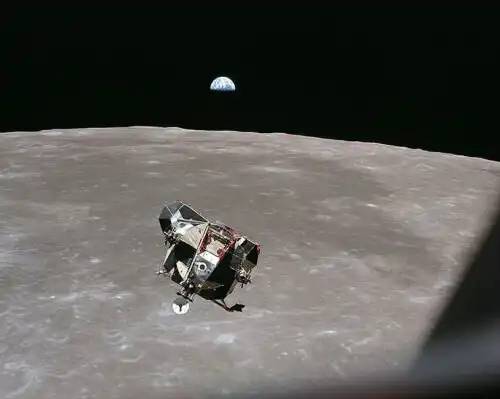 Mi a baj a Luna-25 űrszondáról kapott fotókkal?