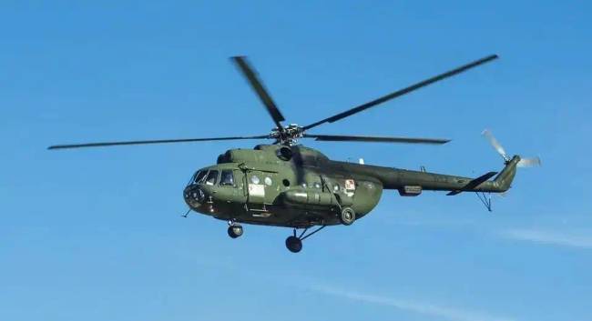 Kerekek vs. csúszótalpak: Miért gurulnak a szovjet helikopterek, és miért „síelnek” az amerikaiak?